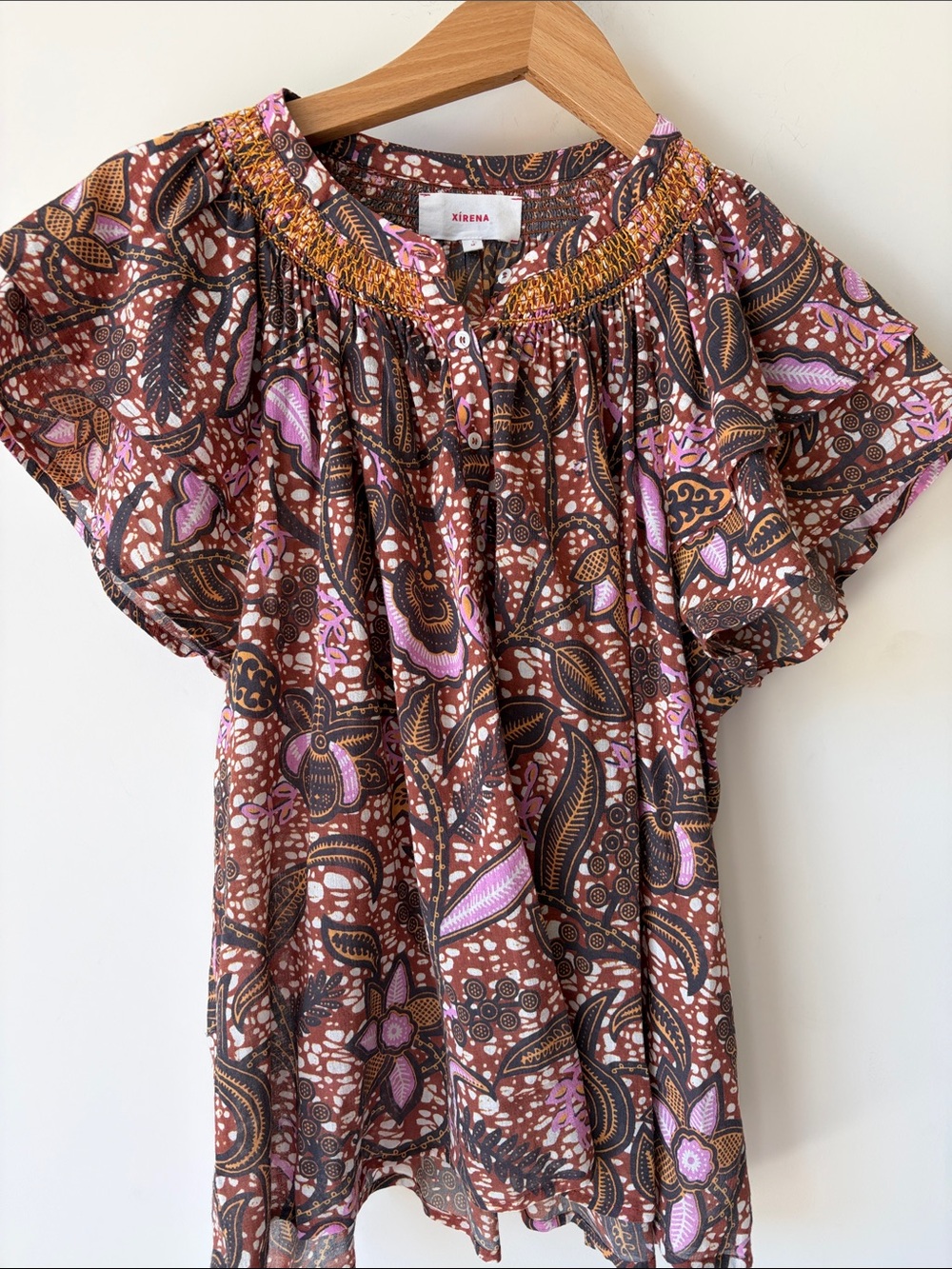 XiRENA Sumer Top Earth Batik Print Smocked Neck Flutter Sleeve Blouse Women’s M